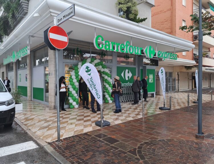 Carrefour Italia inaugura un nuovo punto vendita a Riccione